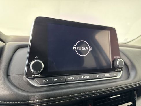 Used 2022 Nissan Rogue SV image 6