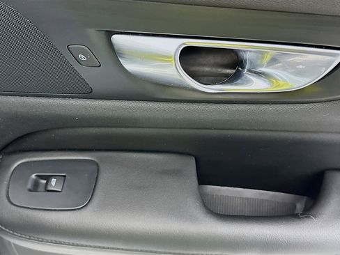 Used 2024 Volvo S60 B5 Plus image 30