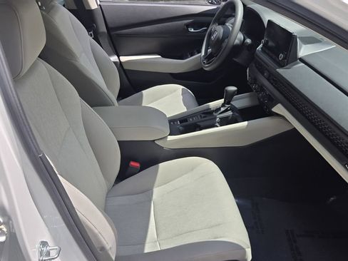 Certified 2025 Honda Accord LX image 15