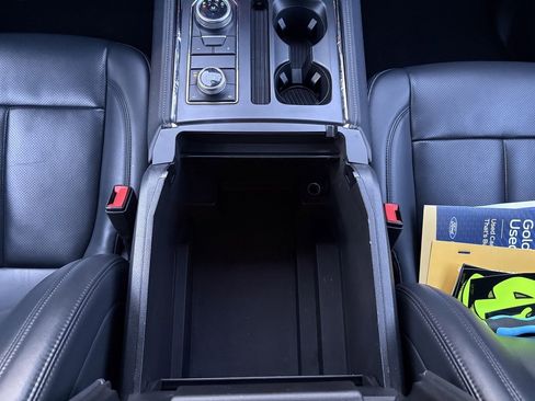 Certified 2024 Ford Expedition XLT image 26