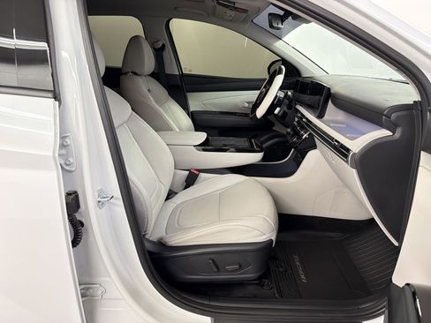Used 2025 Hyundai Tucson Limited FWD image 31