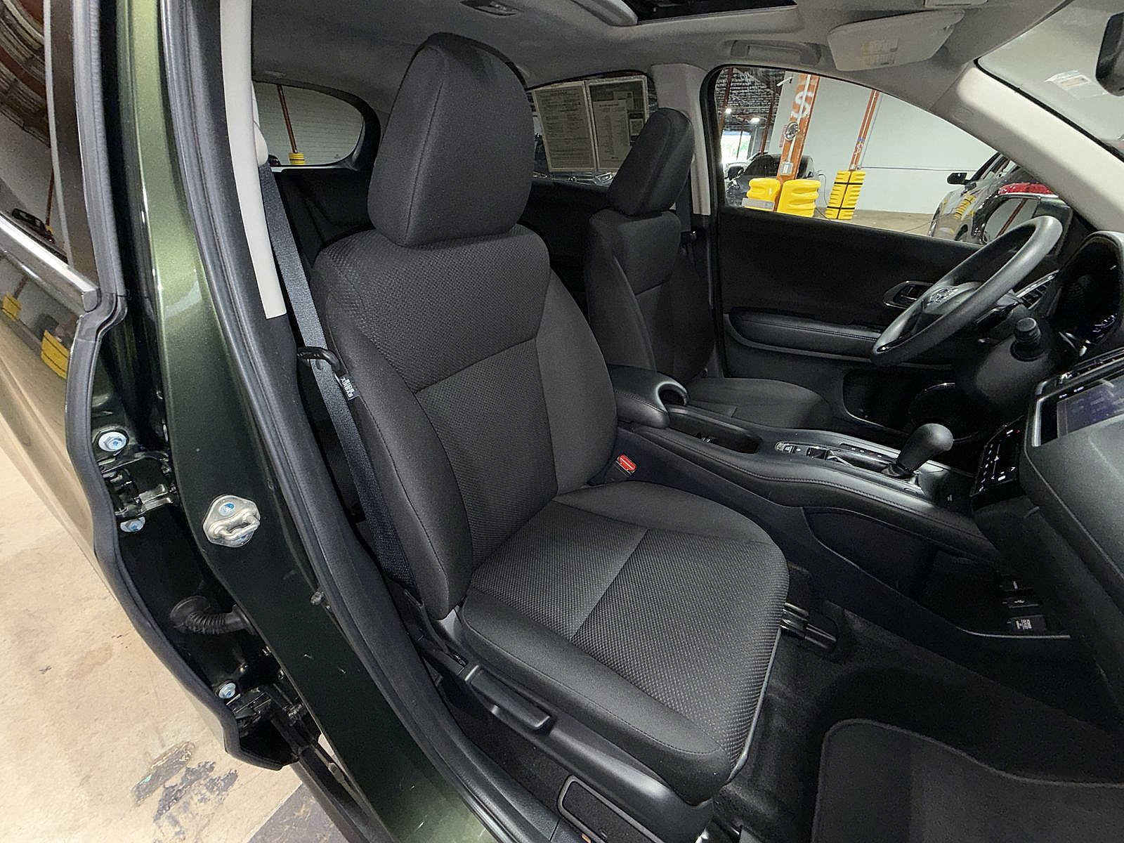 Used 2018 Honda HR-V EX image 15