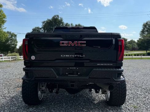 Used 2025 GMC Sierra 2500 Denali w/ Technology Package AWD/4WD image 6