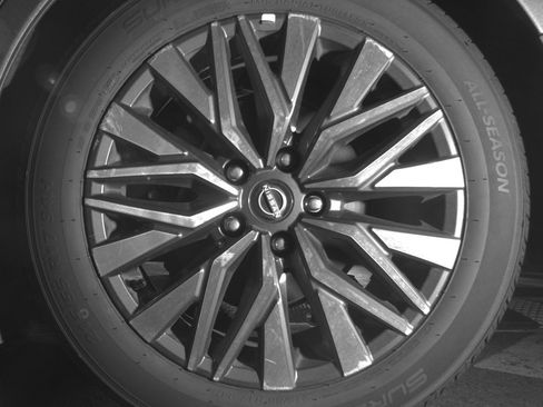 Used 2025 Nissan Altima 2.5 SV image 14