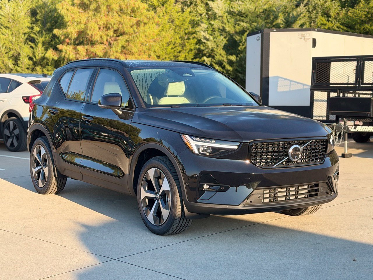 New 2026 Volvo XC40 B5 Plus w/ Protection Package Premier AWD/4WD image 3