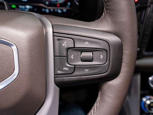 Used 2024 GMC Yukon Denali w/ Denali Reserve Package image 27