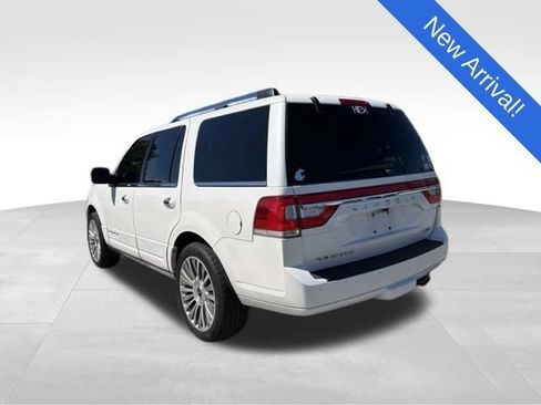 Used 2016 Lincoln Navigator Reserve AWD/4WD image 5