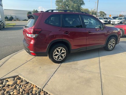 Certified 2023 Subaru Forester Premium AWD/4WD image 6