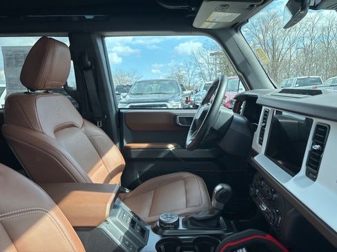 Used 2023 Ford Bronco Heritage Edition image 6