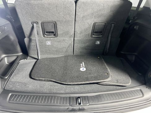 Used 2023 Jeep Grand Cherokee L Laredo image 25