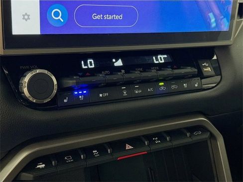 Used 2025 Toyota Tundra Limited image 15