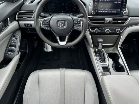 Used 2018 Honda Accord EX image 16