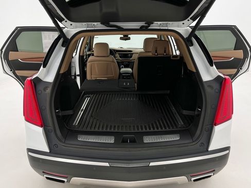 Used 2018 Cadillac XT5 Platinum w/ Driver Assist Package image 24