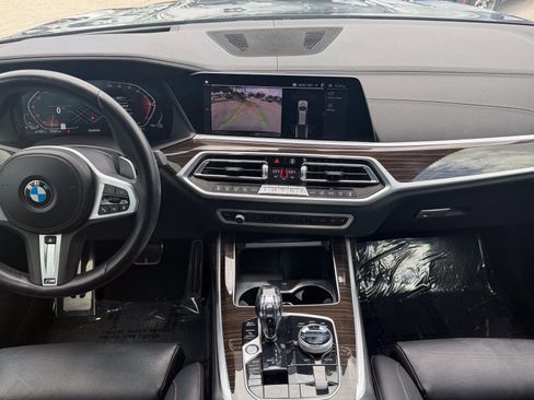 Used 2022 BMW X7 xDrive40i w/ M Sport Package AWD/4WD image 16