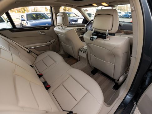 Used 2016 Mercedes-Benz E 350 Sedan image 25