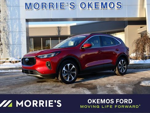 Used 2024 Ford Escape Platinum image 1