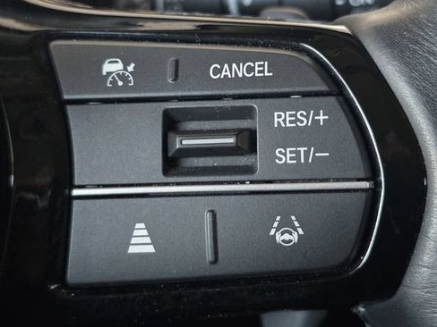 Used 2025 Honda Pilot EX-L image 10