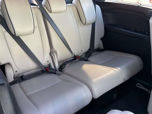 Certified 2025 Honda Odyssey Touring image 9