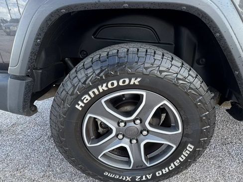 Used 2020 Jeep Wrangler Sport AWD/4WD image 25
