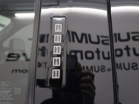 Used 2023 Ford F250 XLT w/ FX4 Off-Road Package image 37