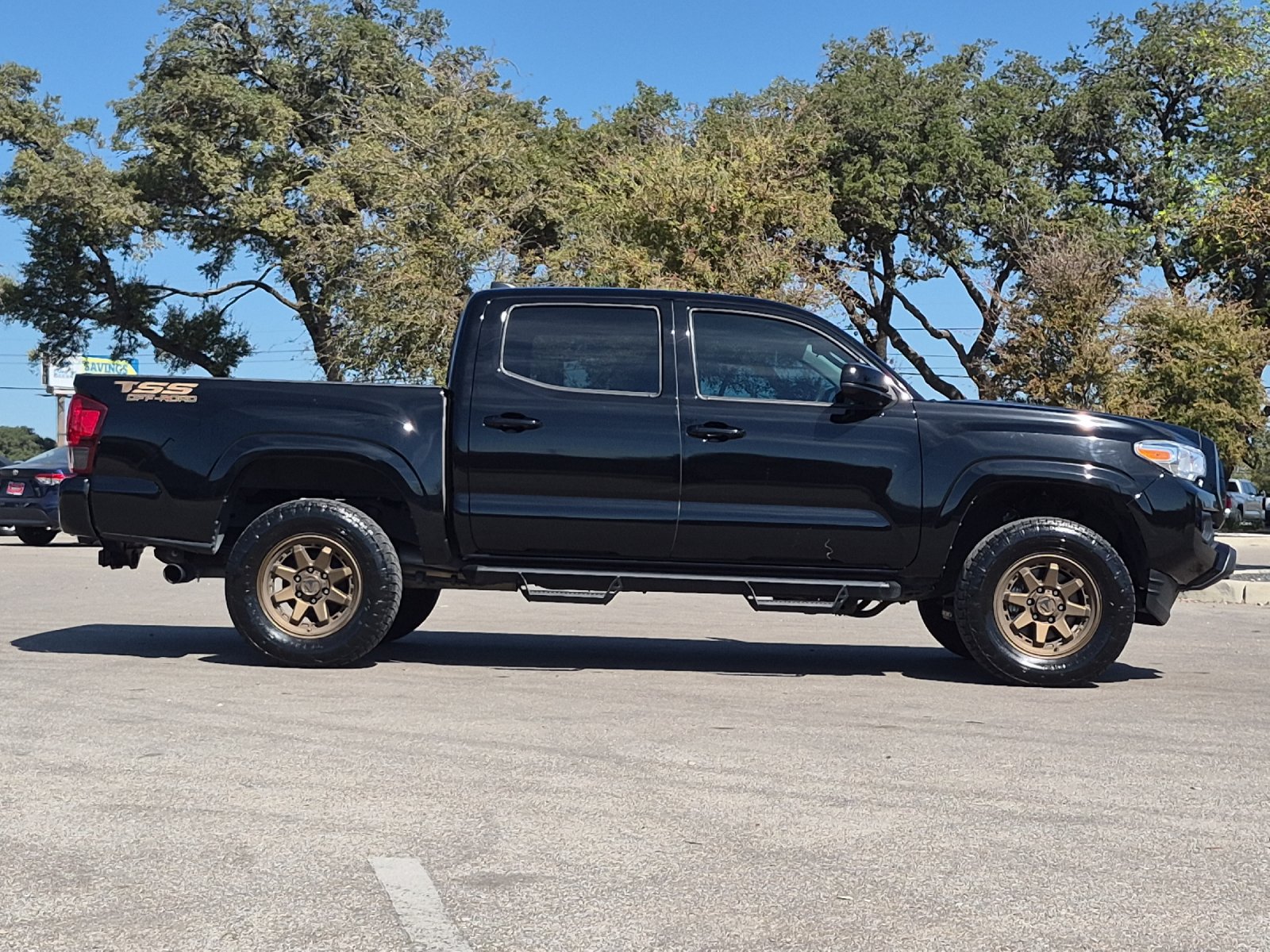Used 2023 Toyota Tacoma SR AWD/4WD image 6