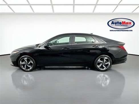 Used 2023 Hyundai Elantra Limited w/ Cargo Package image 9