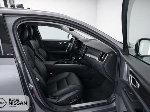 Used 2017 Volvo V90 T6 Cross Country AWD/4WD image 10