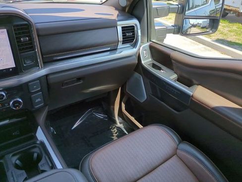 Certified 2025 Ford F250 King Ranch image 17