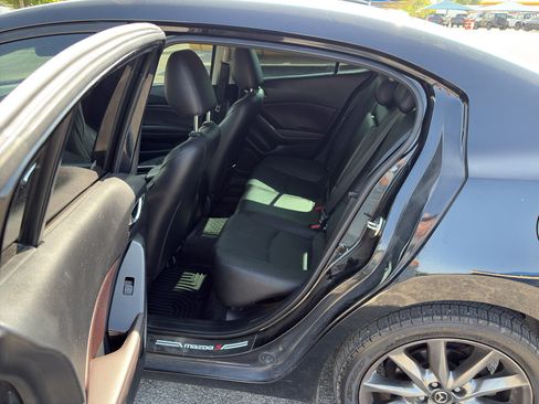 Used 2018 MAZDA MAZDA3 Grand Touring FWD image 15