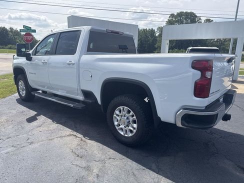 Used 2025 Chevrolet Silverado 2500 LT AWD/4WD image 2