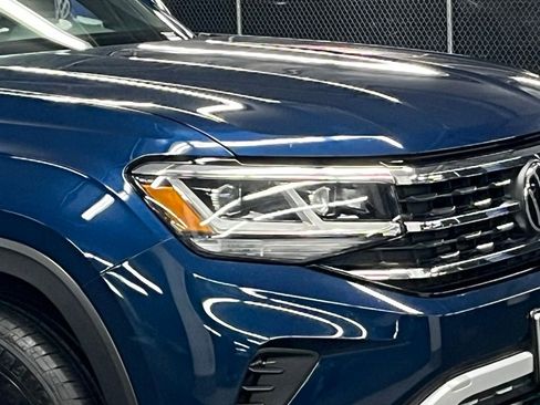 Certified 2023 Volkswagen Atlas Cross Sport SE w/ Black Wheel Package AWD/4WD image 43
