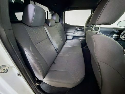 Used 2017 Toyota Tacoma TRD Off-Road image 24