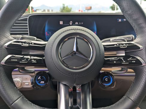 Used 2025 Mercedes-Benz GLS 63 AMG 4MATIC image 17