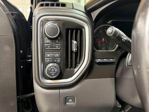 Used 2019 Chevrolet Silverado 1500 High Country w/ Technology Package AWD/4WD image 14