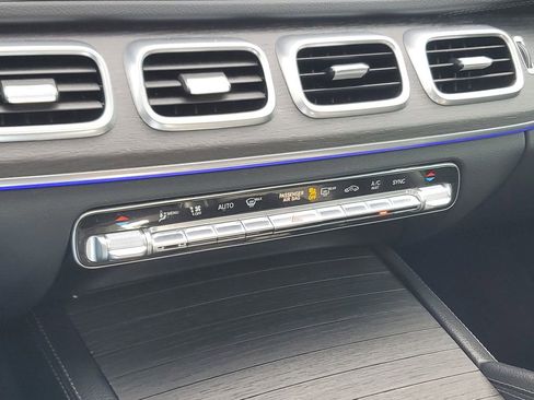 Used 2021 Mercedes-Benz GLS 450 4MATIC image 31