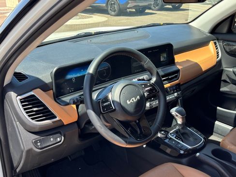 Certified 2024 Kia Seltos EX FWD image 20