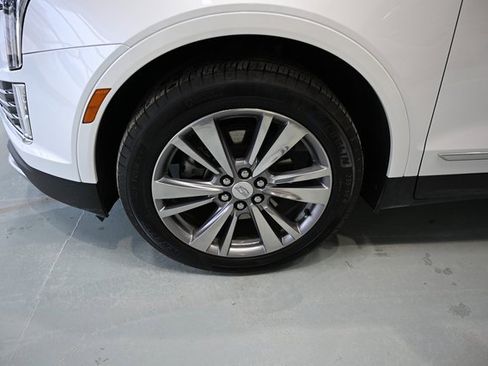 Used 2025 Cadillac XT5 Premium Luxury image 33