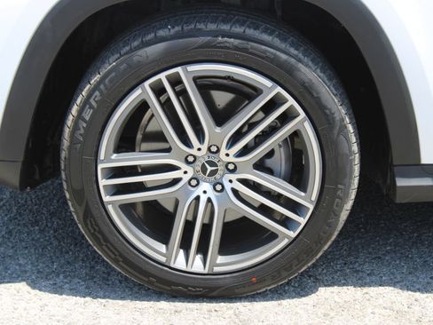 Used 2024 Mercedes-Benz GLS 450 4MATIC image 8