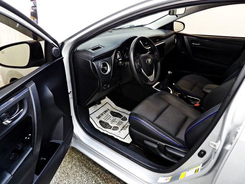 Used 2018 Toyota Corolla SE FWD image 8