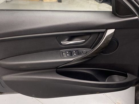 Used 2017 BMW 320i xDrive Sedan image 9
