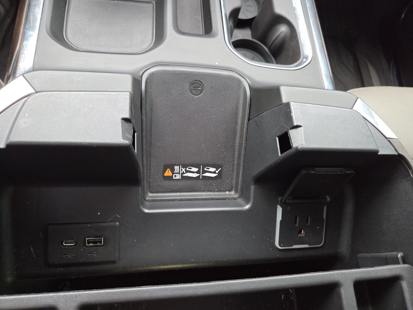 Used 2023 GMC Sierra 1500 SLT AWD/4WD image 11