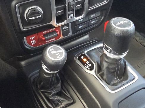 New 2025 Jeep Gladiator Willys image 11