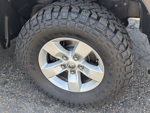 Used 2017 RAM 1500 Express AWD/4WD image 33