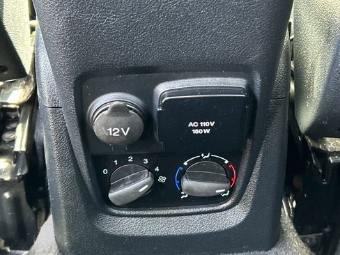 Used 2022 Ford Transit Connect XLT FWD image 24
