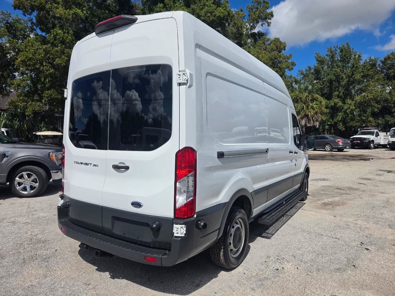 Used 2018 Ford Transit 350 148 High Roof RWD image 7
