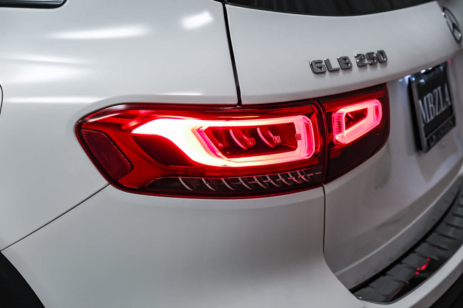 Used 2023 Mercedes-Benz GLB 250 image 7