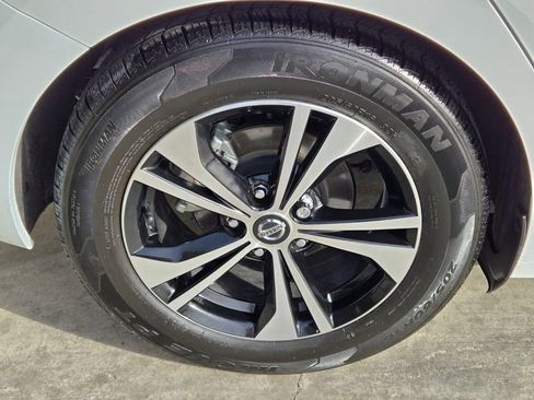 Used 2023 Nissan Sentra SV FWD image 9