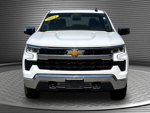 Used 2024 Chevrolet Silverado 1500 LT AWD/4WD image 2