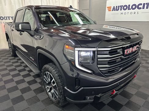 Used 2025 GMC Sierra 1500 AT4 w/ AT4 Premium Package AWD/4WD image 3