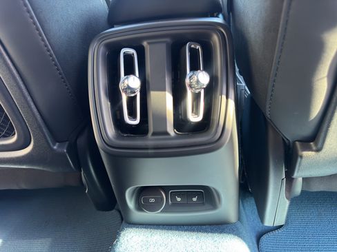 Used 2023 Volvo C40 P8 Recharge Ultimate AWD/4WD image 19